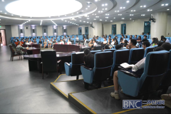 “一级战斗英雄”史光柱英模来校做事迹报告